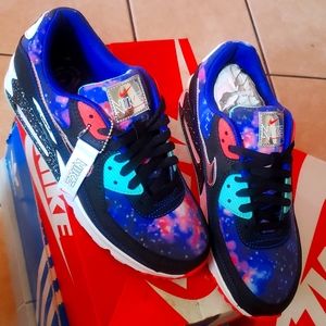 Galaxy Nike Air Max90 Men size 8.5, Woman size 10, Never worn